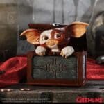 b6347x3-7.jpg Gremlins Gizmo Figure,Nemesis Now Gremlins,Gremlins Collectible,Gizmo in Box Statue,Official Gremlins Merchandise