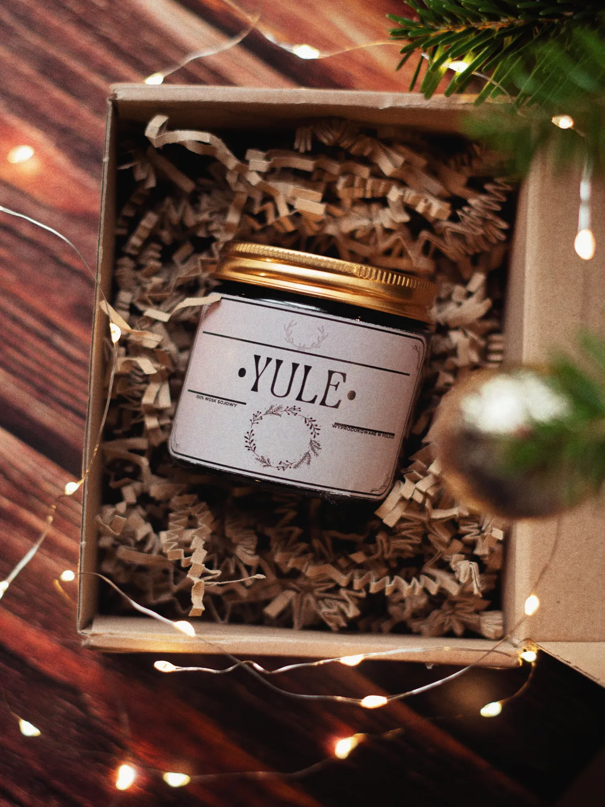 yule-candle-hero